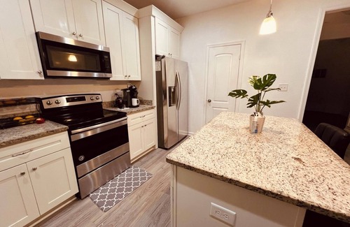 Newport News House | Cozy 1-bedroom in enchanting Hampton with AC, WiFi