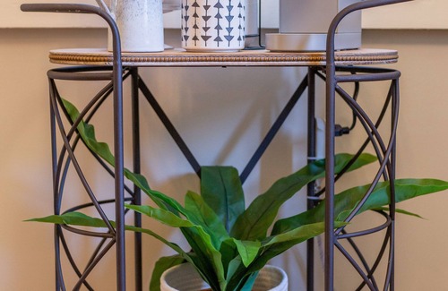 Half Moon Bay Cottage | Cozy 1 bedroom located at rustic boutique winery