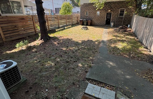 Latonia Apartment | Cozy 1-bedroom lovenest in Covington with AC, WiFi pet-friendly fenced backyard