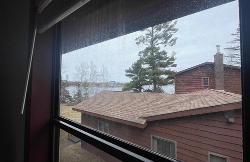 Duluth Cabin | Cozy 1 BR, 1 bath cabin in wonderful Duluth with WiFi, AC on a gorgeous lake