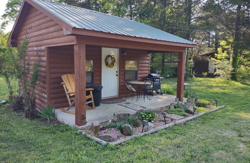 Mountain View Cabin | Cozy 1 Room Cabin