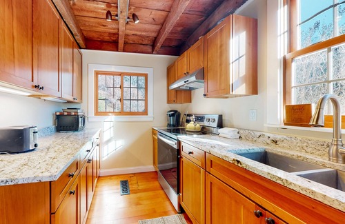 Taftsville Cottage | Cozy 1850s home on the riverfront with mountain & river views - dog-friendly