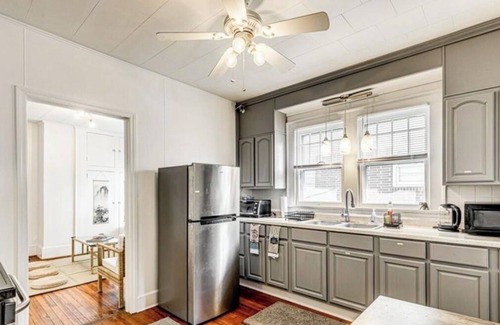 Winston - Salem House | Cozy 1930s Craftsman Home! 10mins to WF Baptist Hospital and universities!