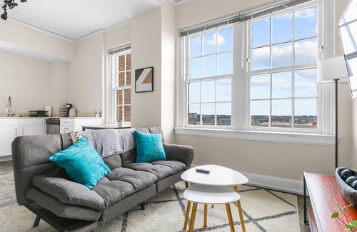 Civil Rights Historic District Apartment | Cozy 1bd- Heart of Downtown Bham- Remote Workspace