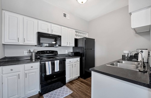 Centerton Apartment | Cozy 1BD Near Walmart HQ | Long Stay Discounts R1