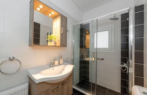 Palaio Faliro Apartment | Cozy 1Bdrm Apt/walk to the beach