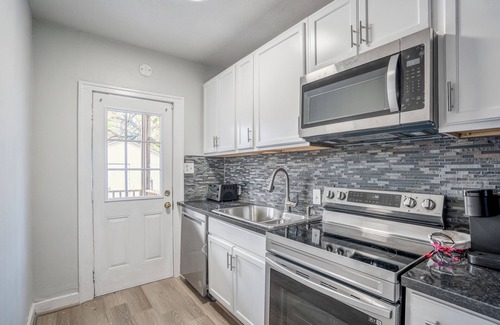 South Central Houston Apartment | Cozy 1BR Near Downtown & EaDo Perfect for Long Stays