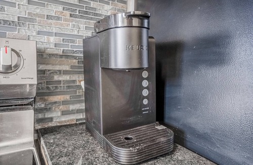 South Central Houston Apartment | Cozy 1BR Near Downtown & EaDo Perfect for Long Stays