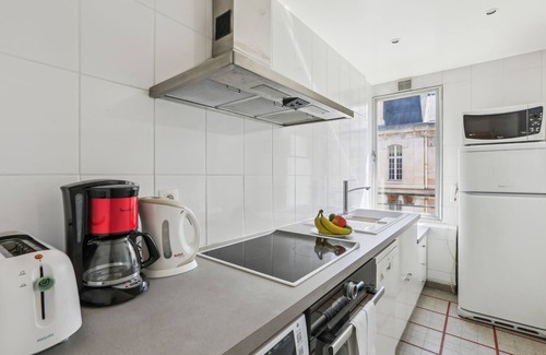 Porte-Dauphine Apartment | Cozy 1BR Near Trocadero & Arc de Triomphe