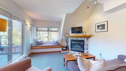 Whistler Creekside House | Cozy 1BR, steps from Creekside Gondola by Harmony Whistler Vacations