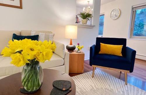 Downtown Seattle Apartment | Cozy 1BR with Free Parking Downtown Conv Center