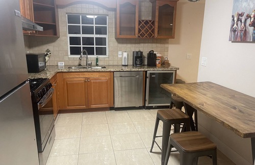West Palm Beach House | Cozy 2 Acre Home Sleeps 8