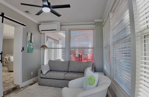 Kiska Beach Cottage | Cozy 2-bedroom cottage in Sunnyside area of Panama City Beach w/an ocean view.