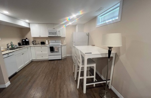 Brantford House | Cozy 2-bedroom apartment in peaceful location with comfy beds and fast Wi-Fi