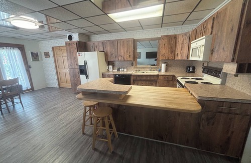 Elkader Apartment | Cozy 2-bedroom apartment in enjoyable Elkader with AC, WiFi, view of downtown