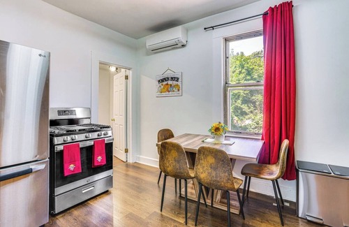 Lodi Apartment | Cozy 2-bedroom apartment in charming Lodi with AC