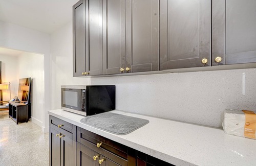 Miami Shores Apartment | Cozy 2-bedroom apartment in Miami with AC