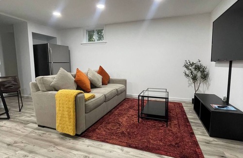 Great Falls House | Cozy 2-bedroom Basement in Wonderful Great Falls with WiFi