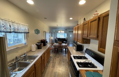 Harsens Island House | Cozy 2 Bedroom Cottage on Harsens Island With Dock And Water Access