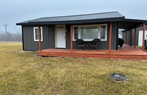 Moravia Cabin | Cozy 2-bedroom cabin with WiFi, AC in tranquil Moravia