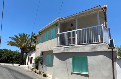 Prodromi House | Cozy 2-bedroom home in Polis Chrysochous, with WiFi, AC, balcony and more!