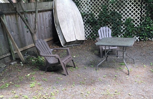Top of the Hill Condo | Cozy 2-bedroom Downtown. Wifi. Private Yard.