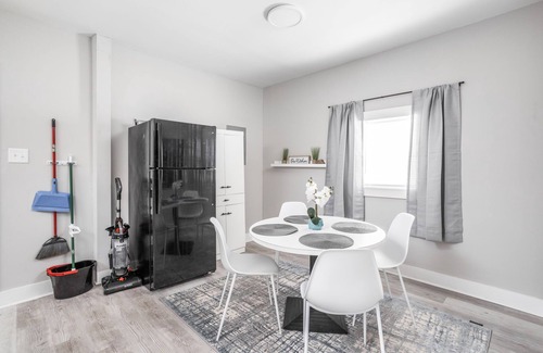 Indianapolis House | Cozy 2 bedroom Home - Close To It All!