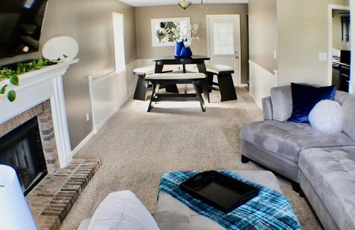 New Castle House | Cozy 2 Bedroom Home Away Stay 20 Mins From Downtown Birmingham