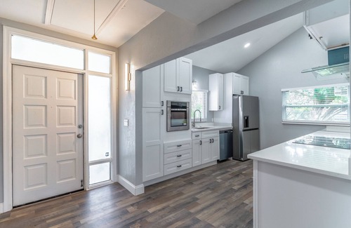 Cocoa House | Cozy 2-bedroom house in charming lake Poinsett Cocoa Fl with AC, Wi-Fi