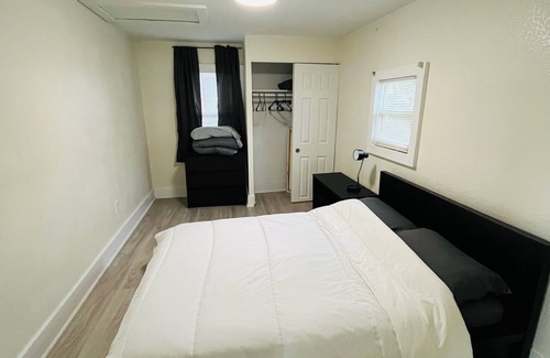Gladeview House | Cozy 2-bedroom house in enjoyable Miami with WiFi, AC, and close to everything!