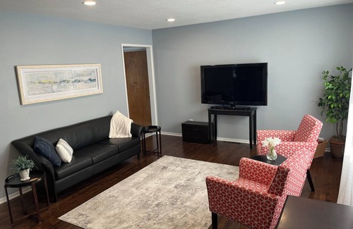South Central Omaha House | Cozy 2-bedroom house in the heart of Omaha!