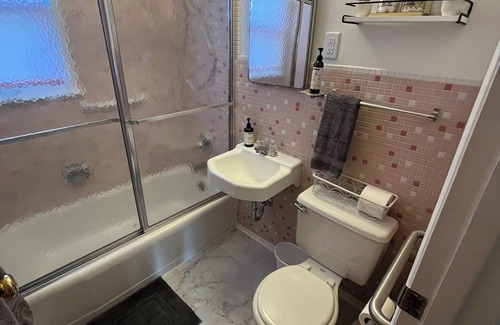 South Central Omaha House | Cozy 2-bedroom house in the heart of Omaha!