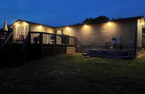 Moneta House | Cozy 2-bedroom house in nice Moneta with WiFi, AC, privacy and convenience.