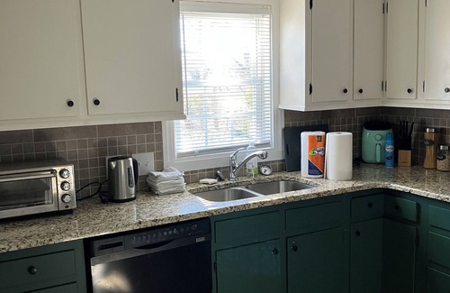 Greensboro House | Cozy 2-bedroom house near Greensboro Coliseum