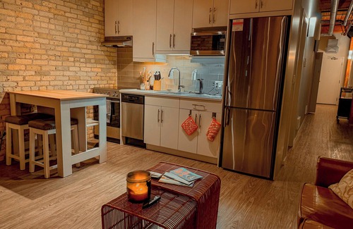 Exchange District Condo | Cozy 2-Bedroom Loft in DT! Walking distance to the Forks and Canada Life Centren