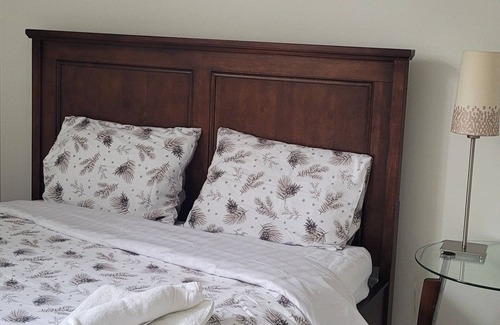 Calgary House | Cozy 2 bedroom newly built basement suite and 3 minutes walk to a beautiful lake