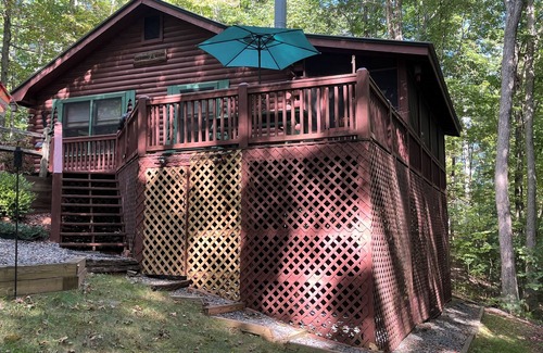 Blue Ridge Cabin | Cozy 2-bedroom, one bath cabin in amazing Blue Ridge mountains.with Wi Ac