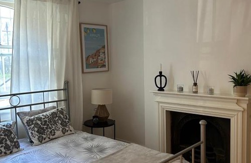 Kennington Villa | Cozy 2-Bedroom Retreat with Modern Amenities