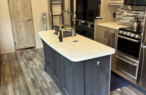 Oak Harbor House | Cozy 2-bedroom RV with AC, WiFi in enchanting Oak Harbor