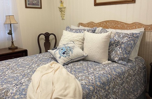Waycross Apartment | Cozy 2-bedroom studio with WiFi, AC in adorable Waycross