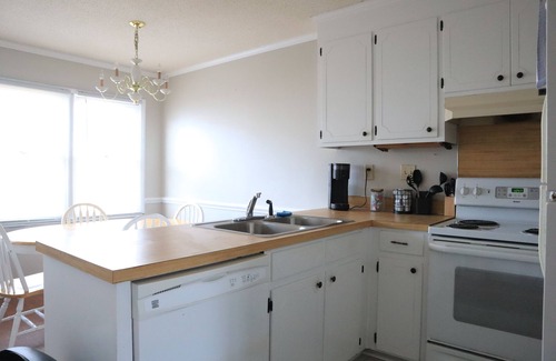 Greenville House | Cozy 2-Bedroom Townhome Close to Everything