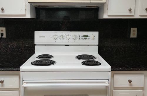 Beaumont House | Cozy 2-bedroom townhome in pleasant Beaumont with AC, WiFi