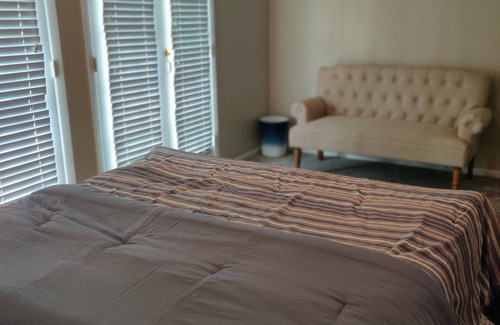 Beaumont House | Cozy 2-bedroom townhome in pleasant Beaumont with AC, WiFi