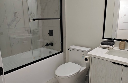 Willoughby Apartment | Cozy 2 br basement available