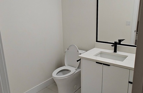 Willoughby Apartment | Cozy 2 br basement available