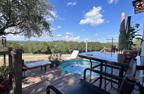 Oatmeal Cottage | Cozy 2 BR cottage w/heated pool and gorgeous views and breakfast service incl...