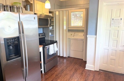 Homestead House | Cozy 2-BR in a 5 BR house in beautiful Homestead with AC, WiFi+ Prop. Not Shared