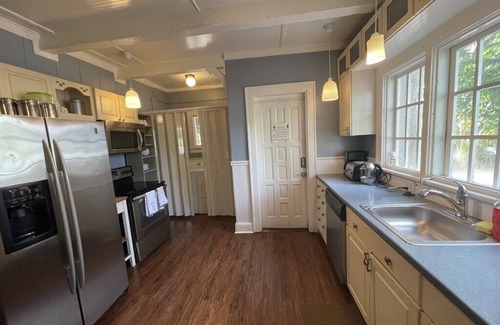 Homestead House | Cozy 2-BR in a 5 BR house in beautiful Homestead with AC, WiFi+ Prop. Not Shared