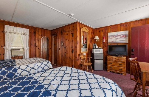 Littleton Hotel | Cozy 2 Double Beds - Heart of Littleton