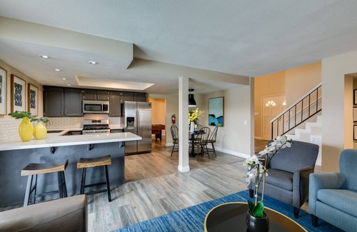 Green Valley North House | Cozy 2 master suite pool house near strip and convention center